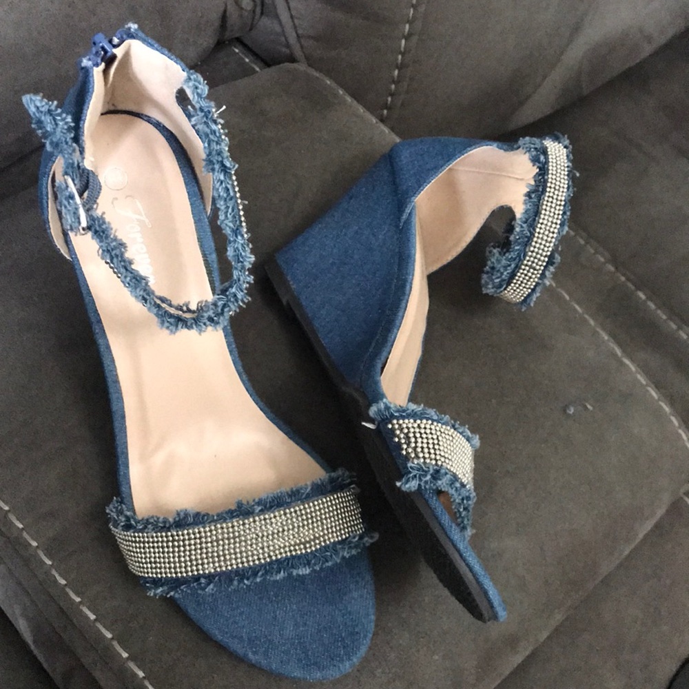 Sandals - Picture 4 of 7